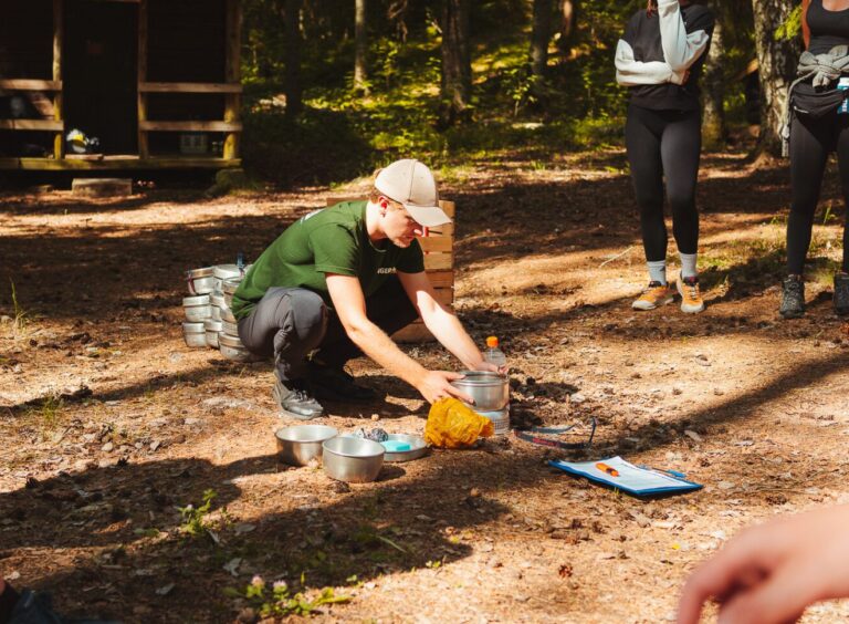 A Ranger who explains how to cook